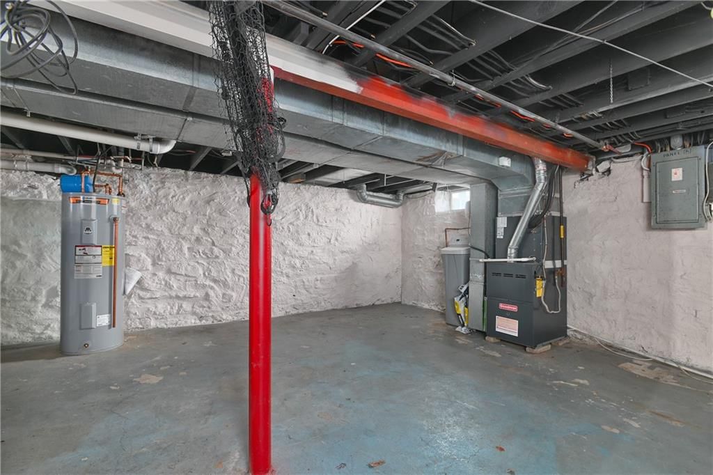 954 Sutton Court — photo 36