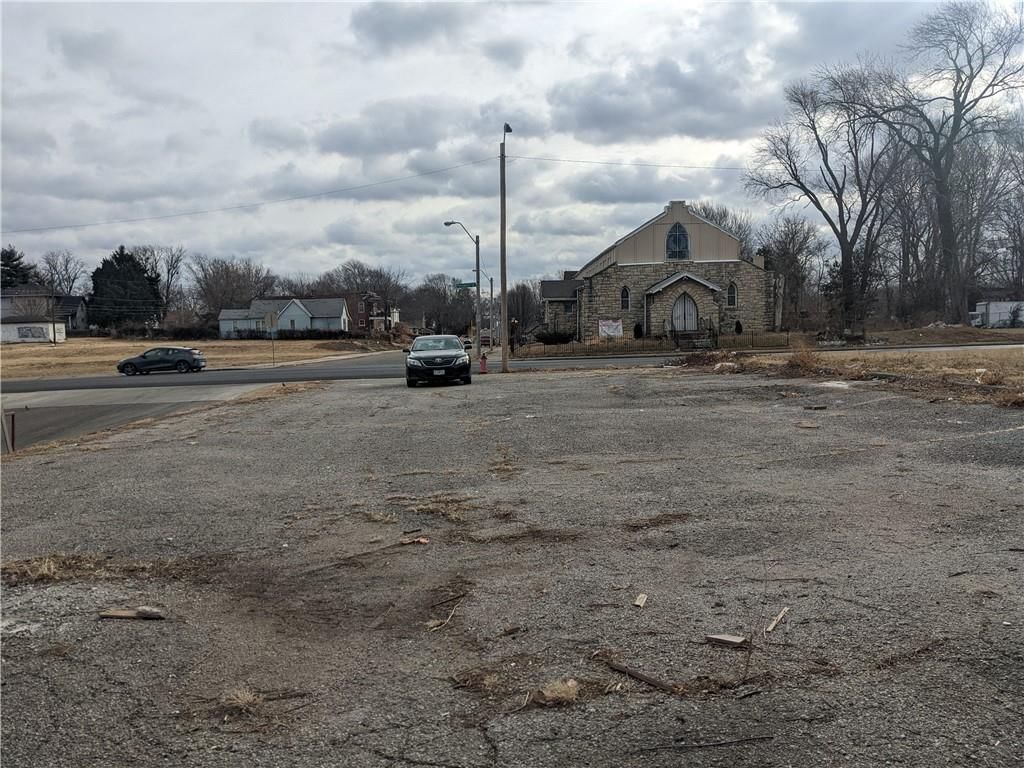 700 Prospect Avenue — photo 2