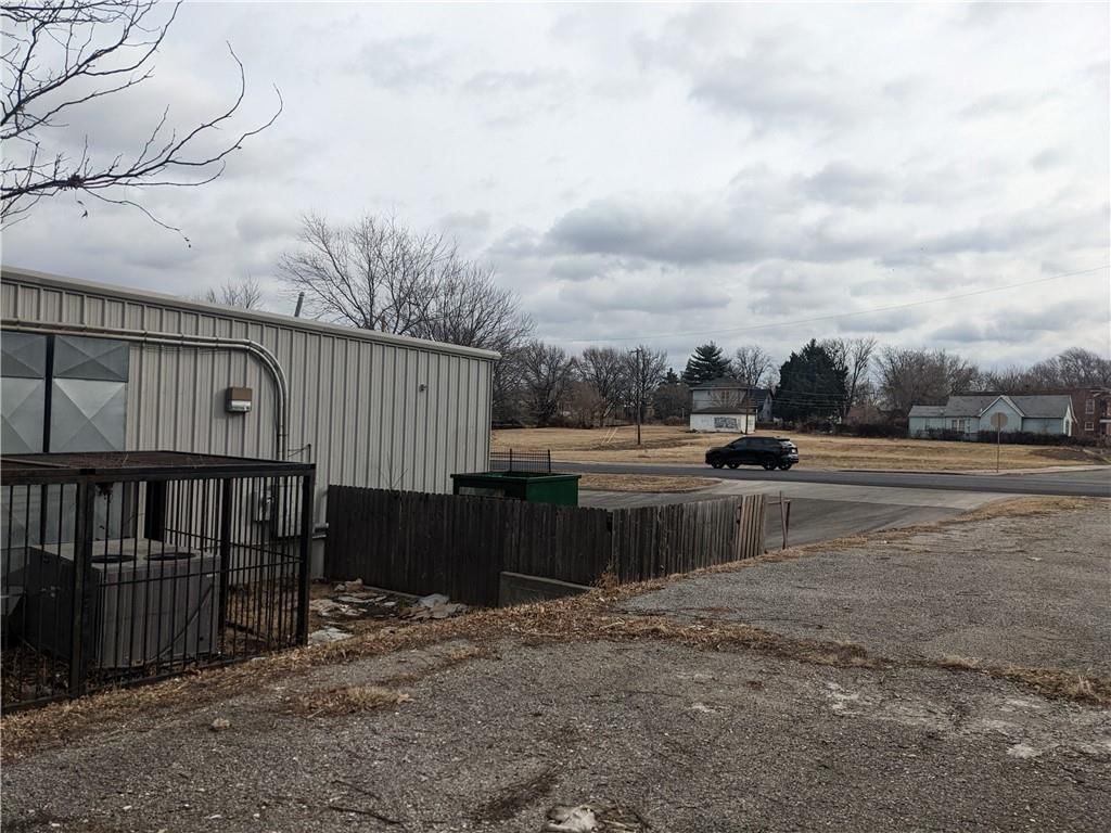 700 Prospect Avenue — photo 4