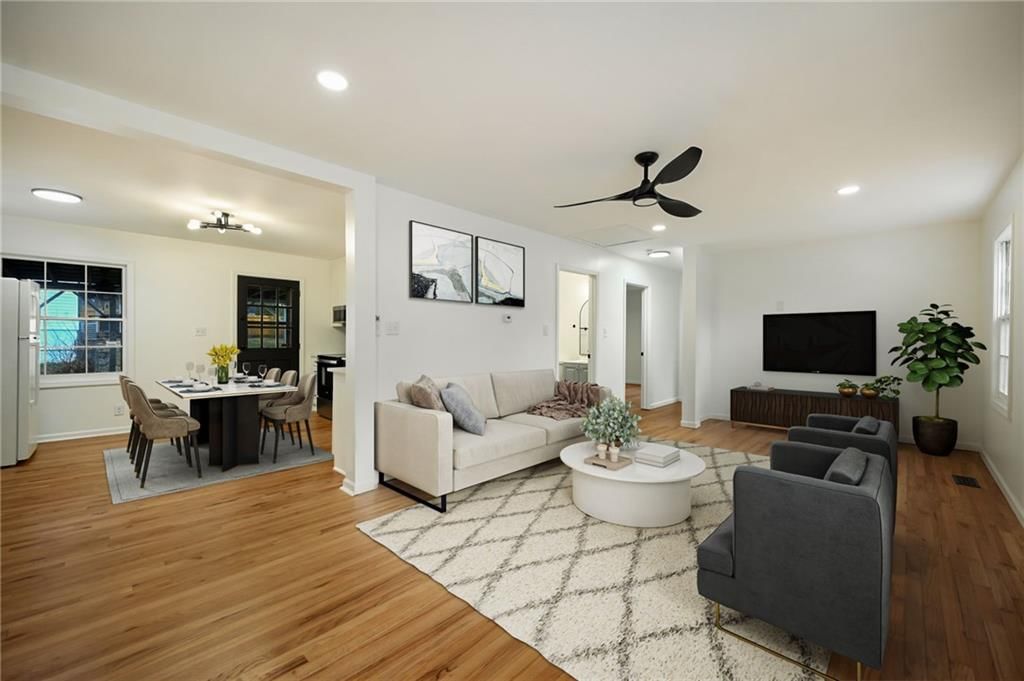 15211 Bellaire Avenue — photo 3