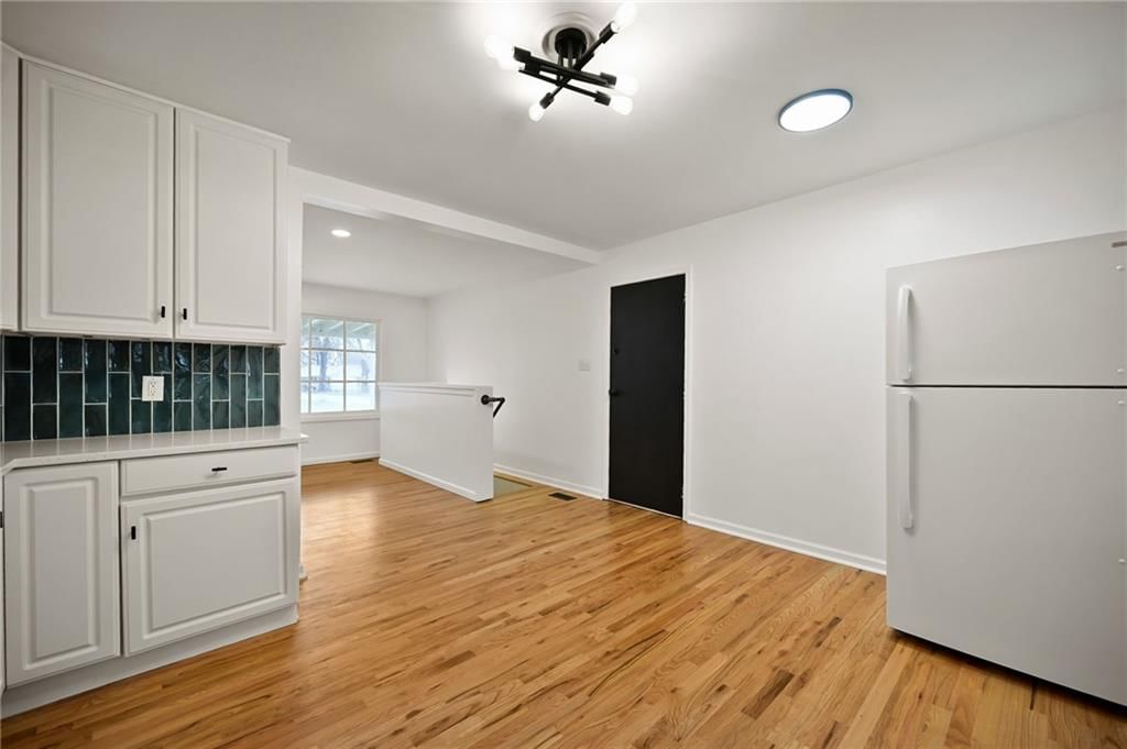 15211 Bellaire Avenue — photo 11
