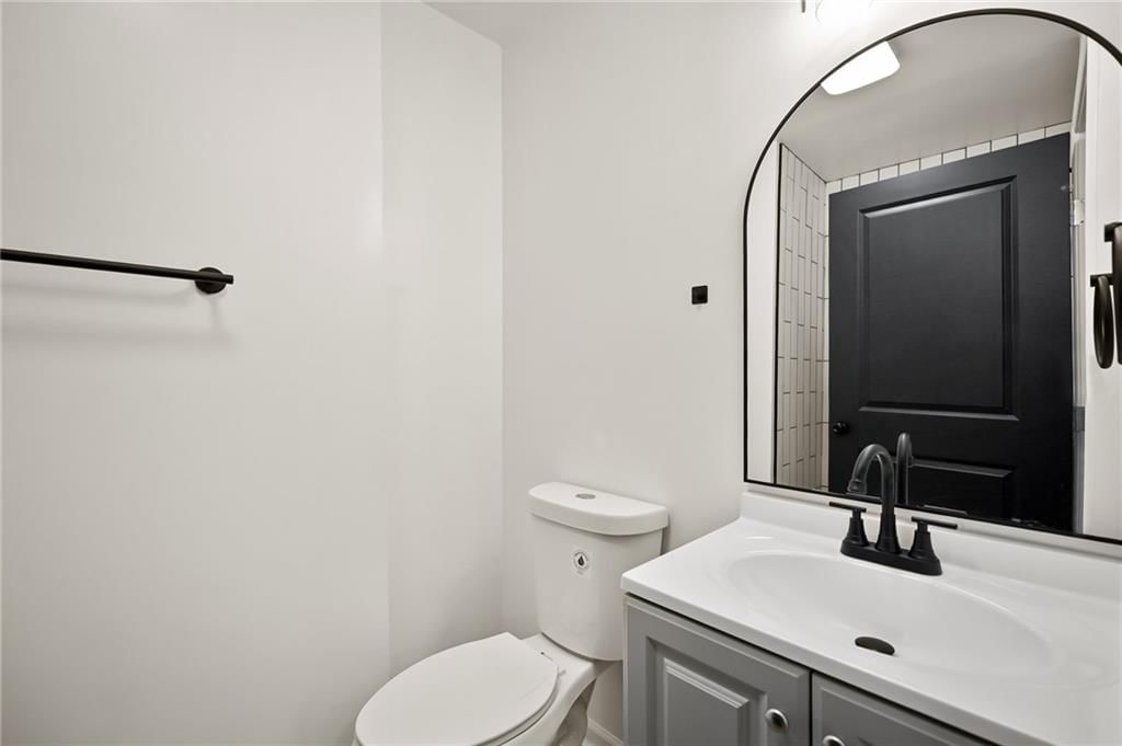 15211 Bellaire Avenue — photo 12