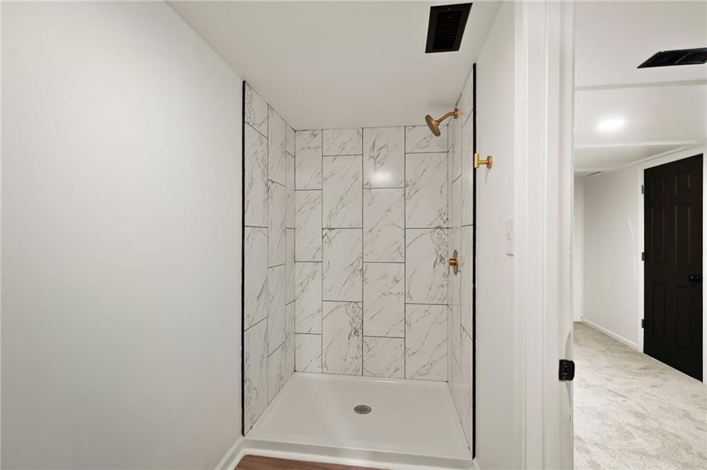 15211 Bellaire Avenue — photo 19