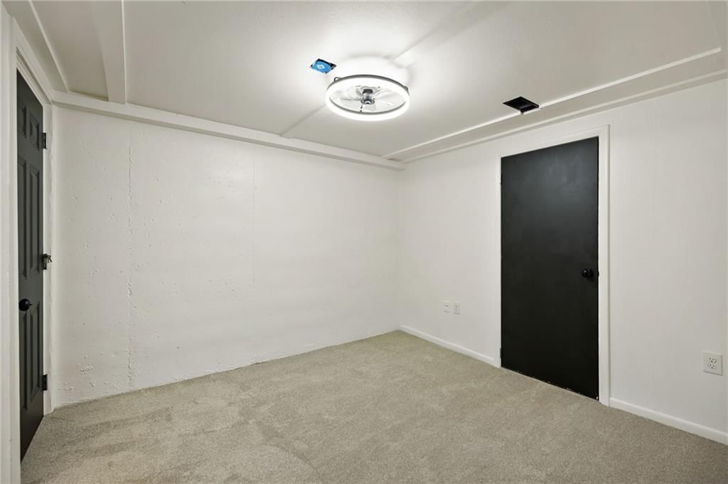 15211 Bellaire Avenue — photo 21