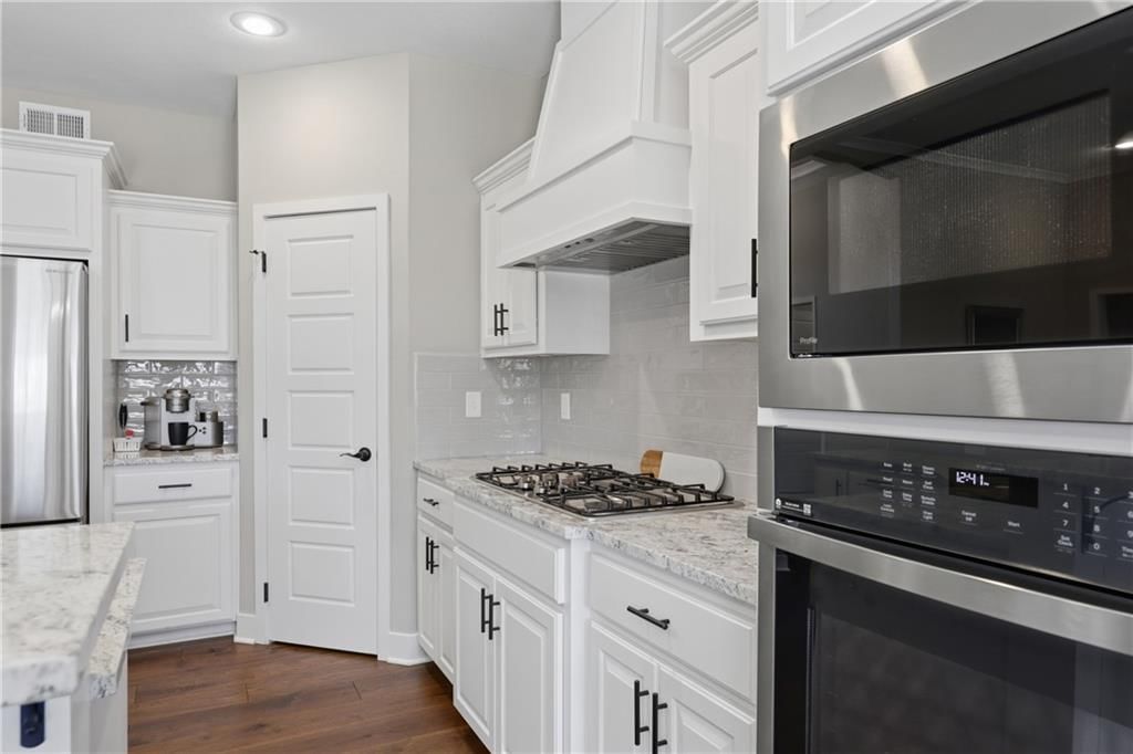 10212 N Corrington Avenue — photo 15