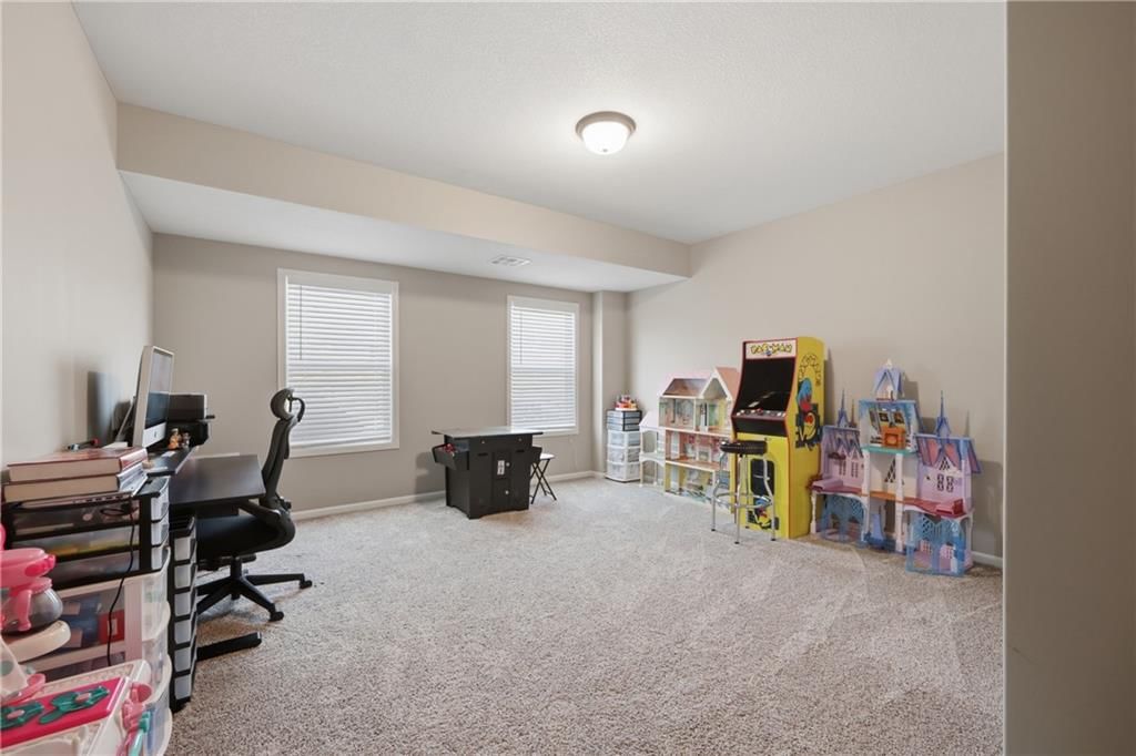 10212 N Corrington Avenue — photo 33