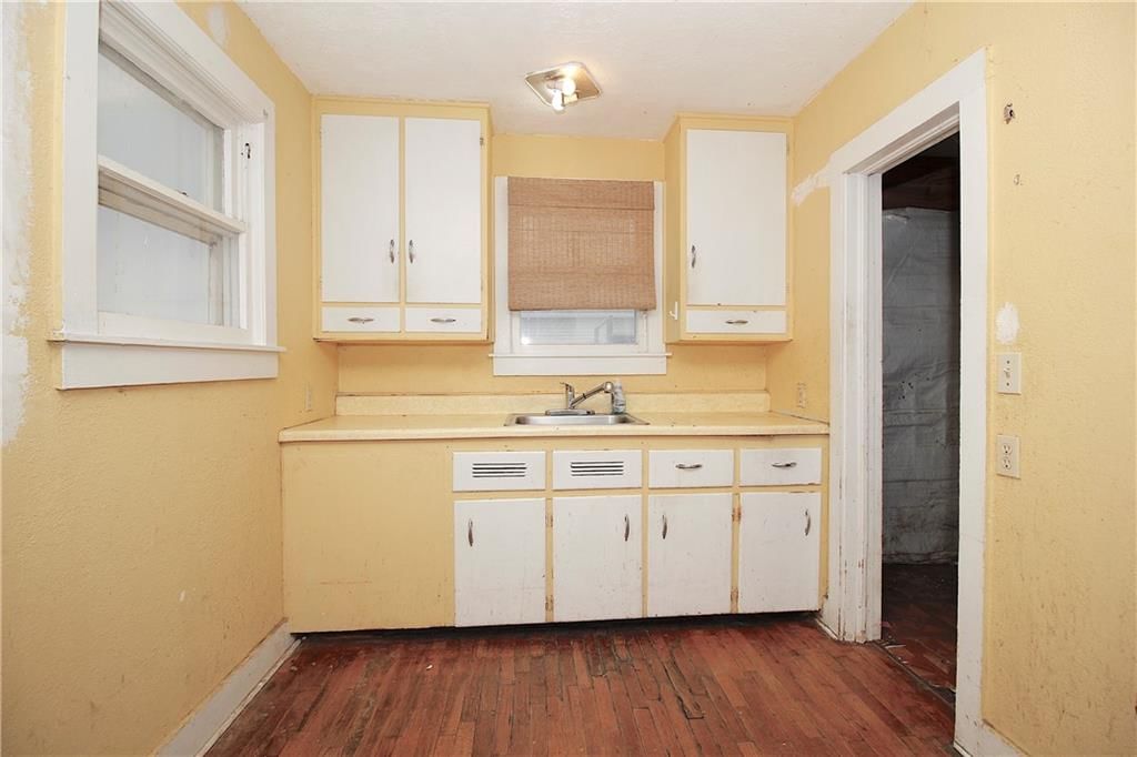 203 S Elm Street — photo 7