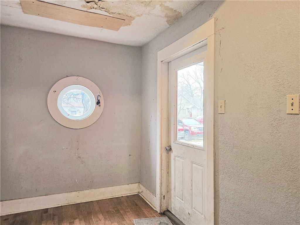 203 S Elm Street — photo 13
