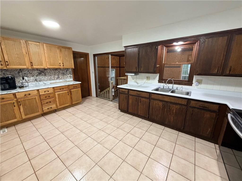 170 NE 1011 Road — photo 11