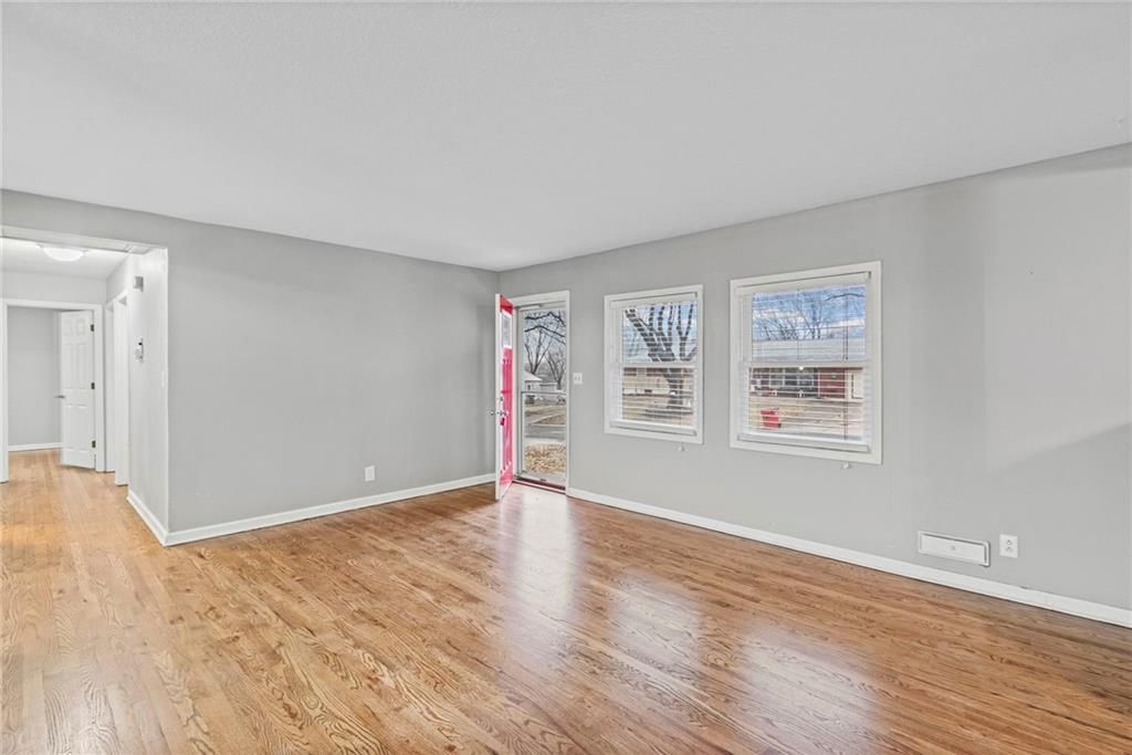 11013 E 53rd Terrace — photo 7