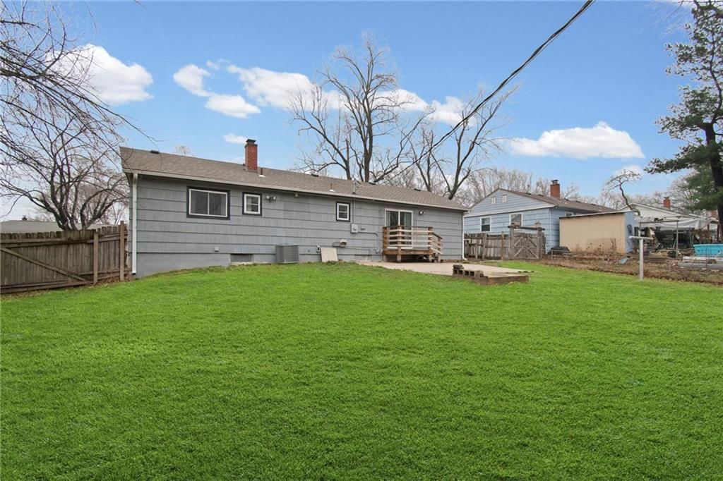 11013 E 53rd Terrace — photo 31