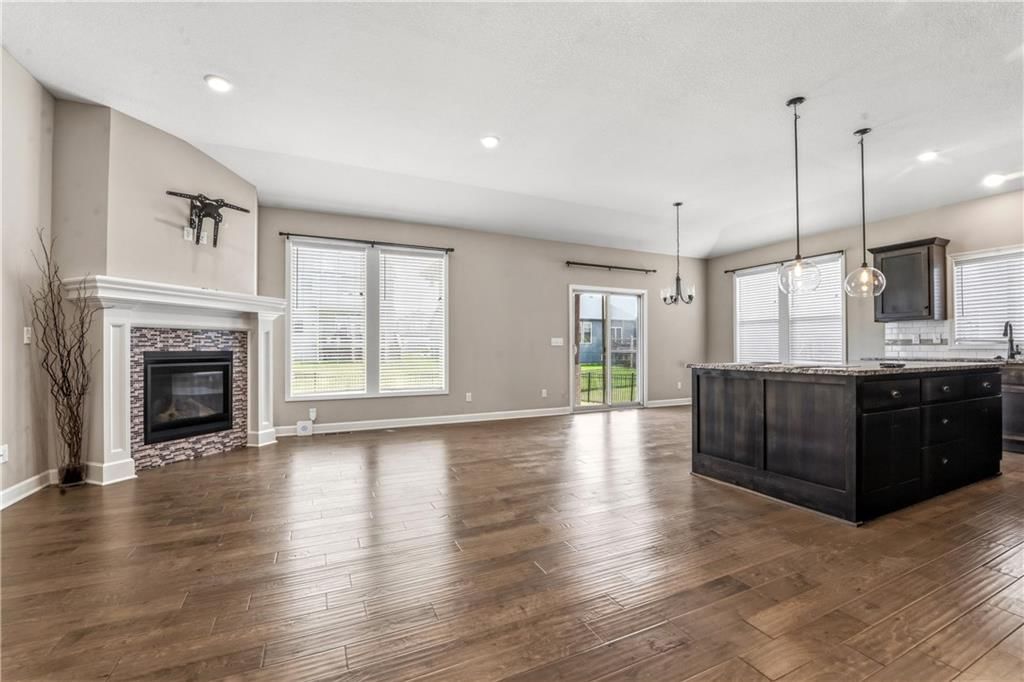 1829 NE Riley Drive — photo 2