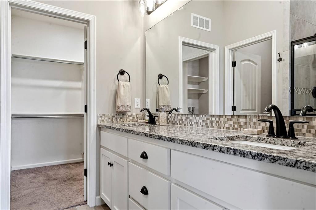 1829 NE Riley Drive — photo 16
