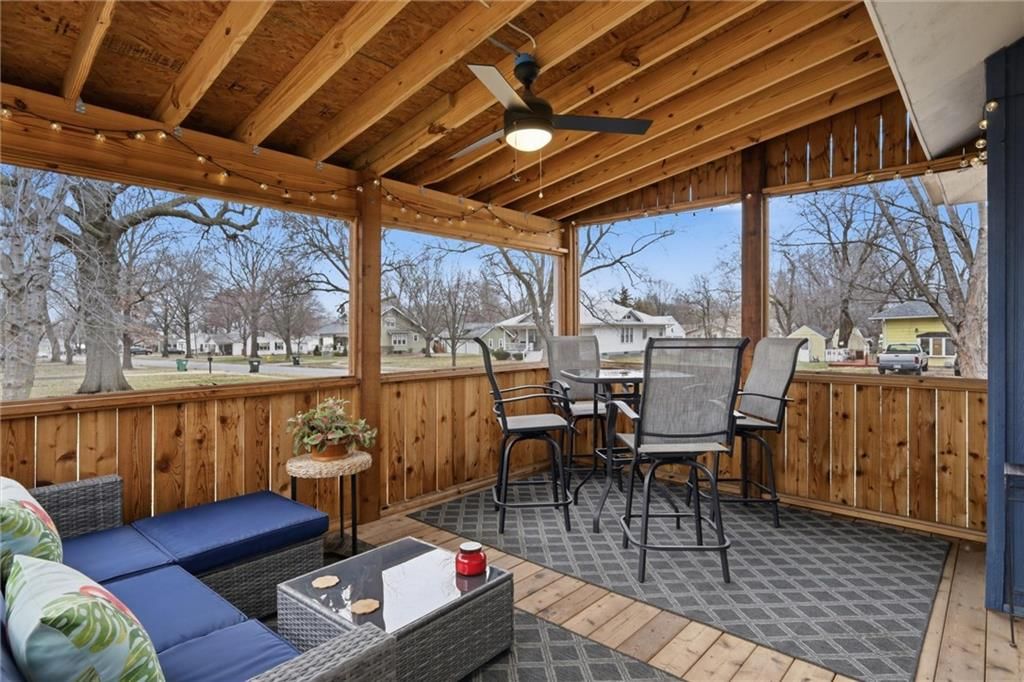 126 S OAK Street — photo 14