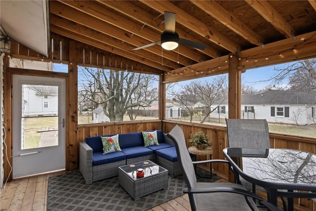 126 S OAK Street — photo 15