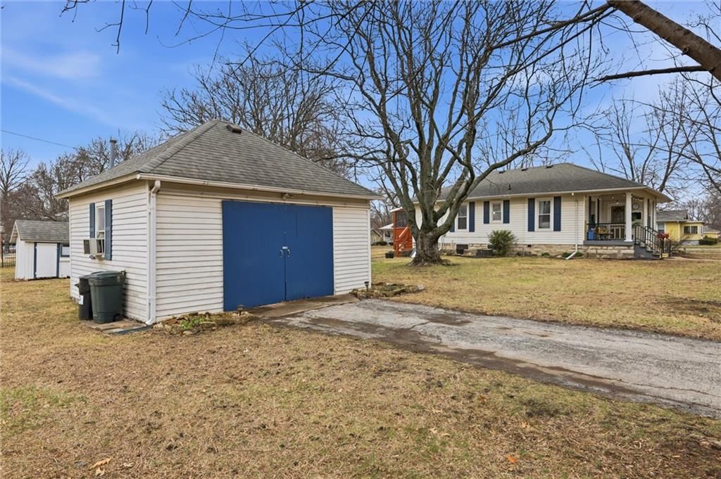126 S OAK Street — photo 19