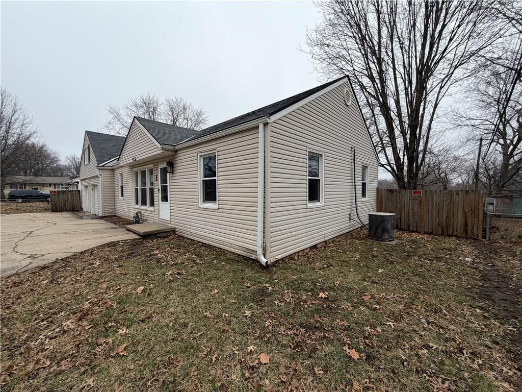 5805 Ridgeway Avenue — photo 2