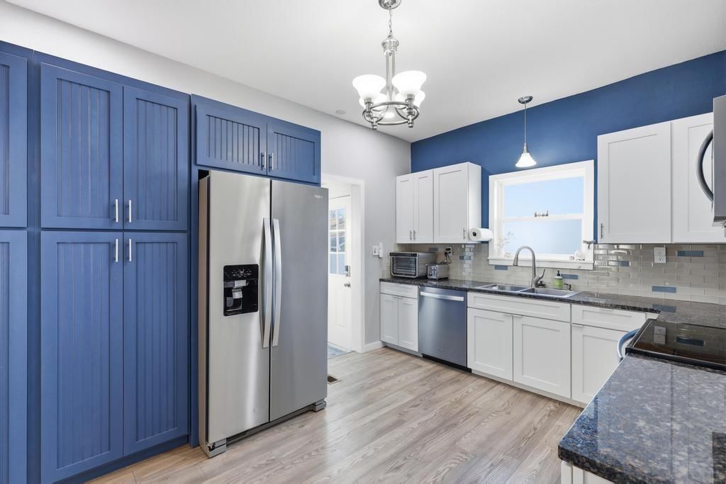 220 S Broadway Street — photo 9