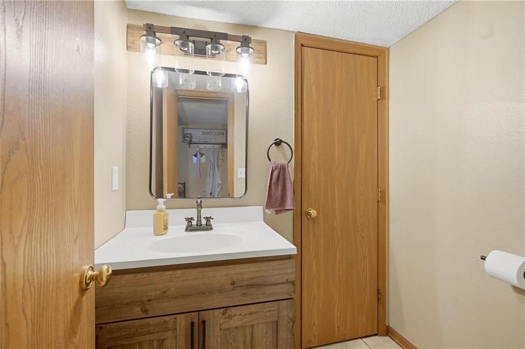 512 NE Brookwood Circle — photo 10