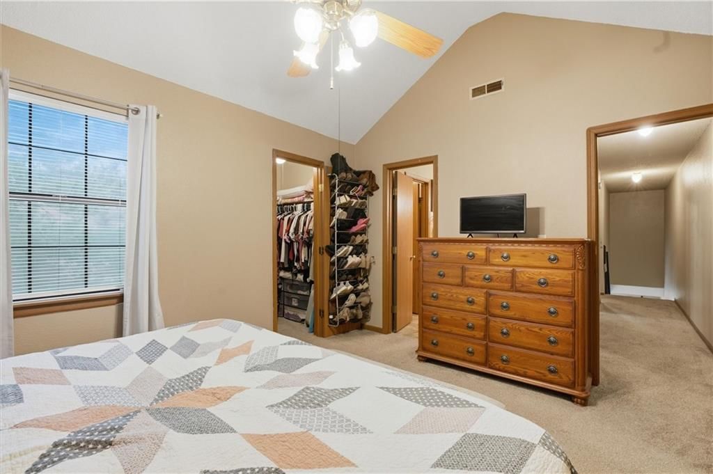 512 NE Brookwood Circle — photo 16