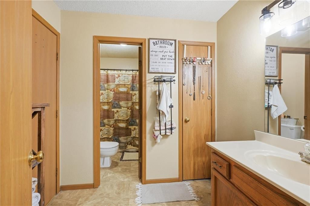 512 NE Brookwood Circle — photo 17