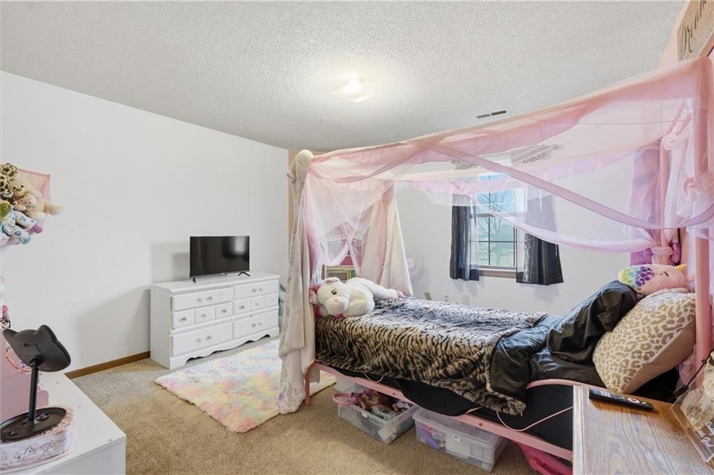 512 NE Brookwood Circle — photo 18
