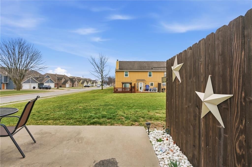 512 NE Brookwood Circle — photo 21
