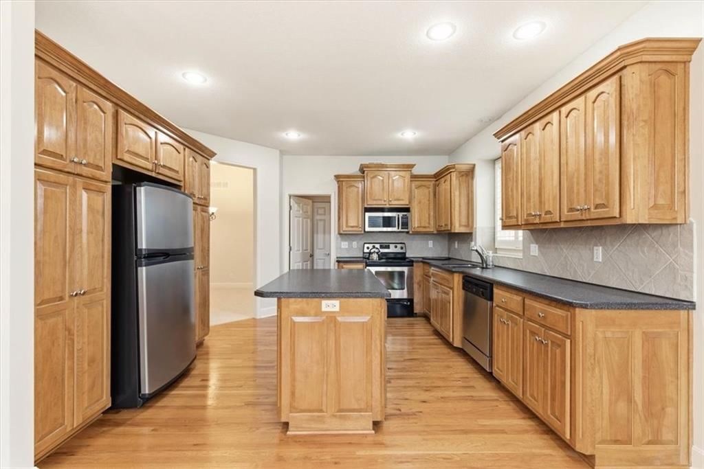 19430 W 98th Street — photo 11