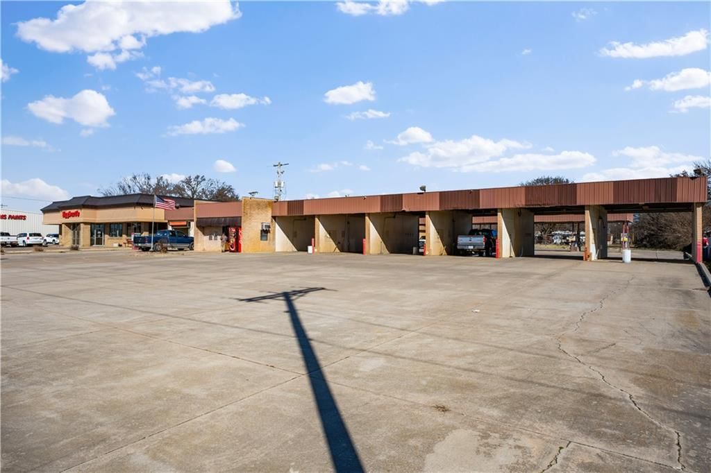 1720 W Main Street — photo 4
