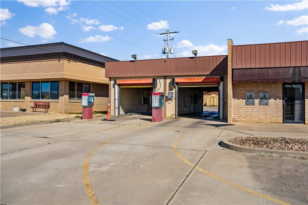 1720 W Main Street — photo 5
