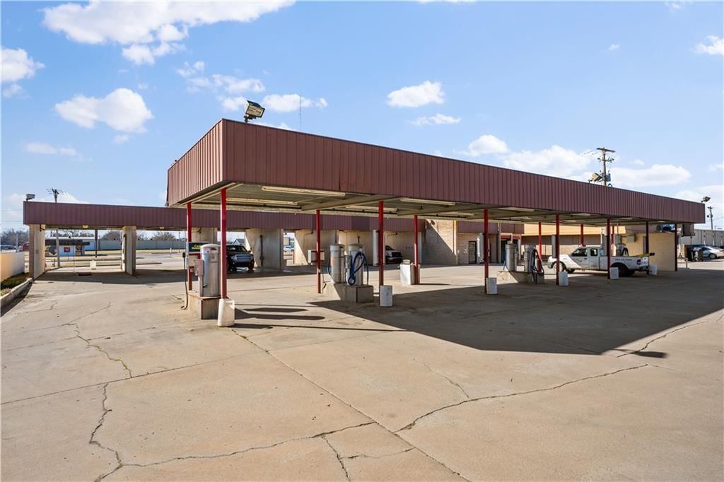 1720 W Main Street — photo 18