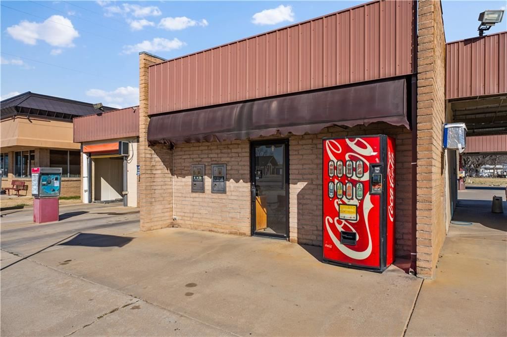 1720 W Main Street — photo 20