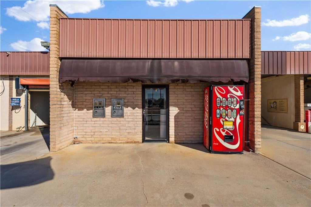 1720 W Main Street — photo 21