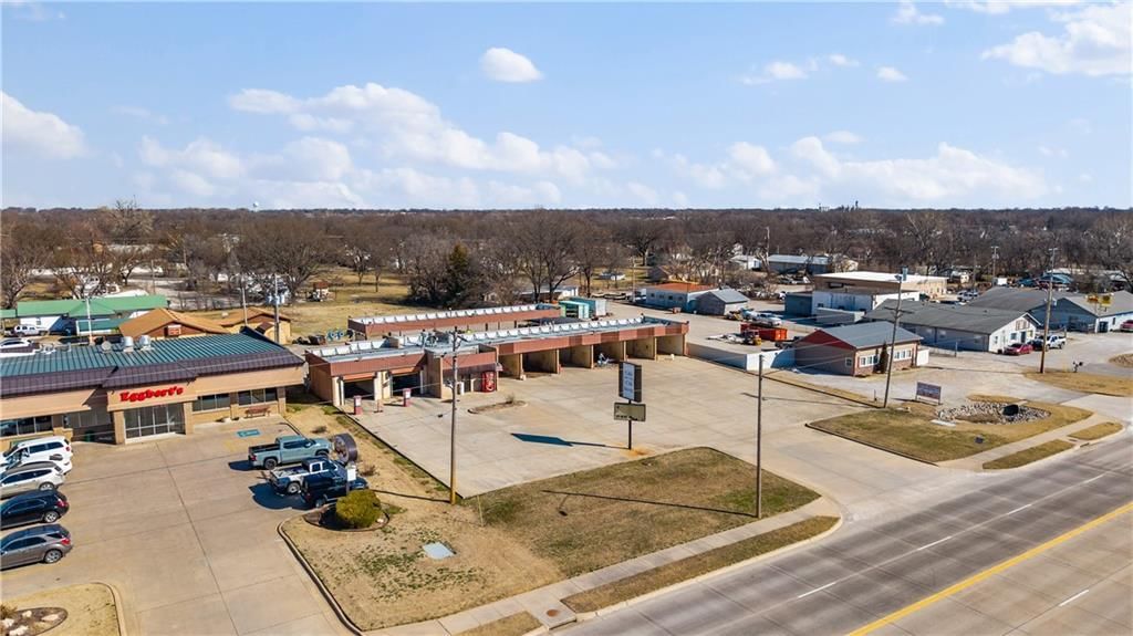 1720 W Main Street — photo 28