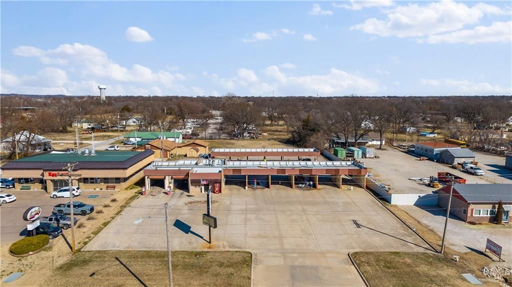 1720 W Main Street — photo 29