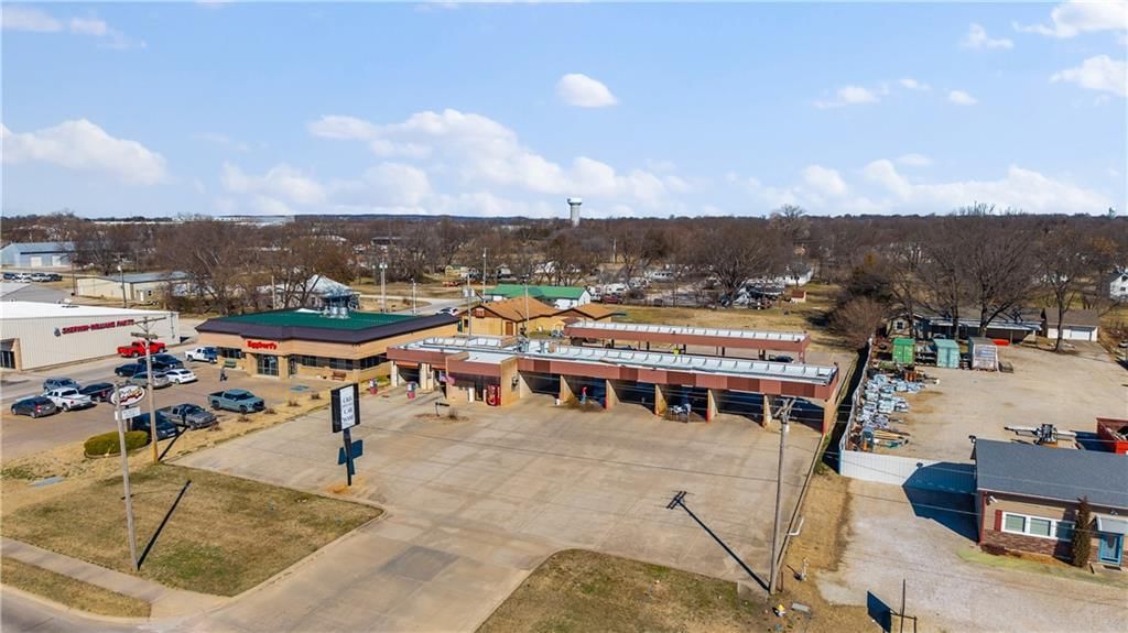 1720 W Main Street — photo 30