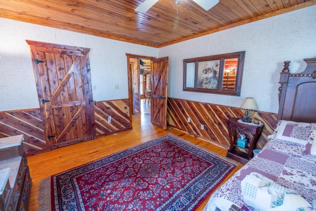 220 N Elm Street — photo 25
