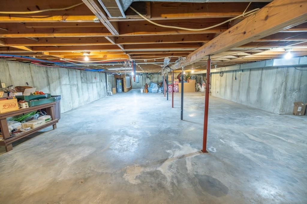 220 N Elm Street — photo 38
