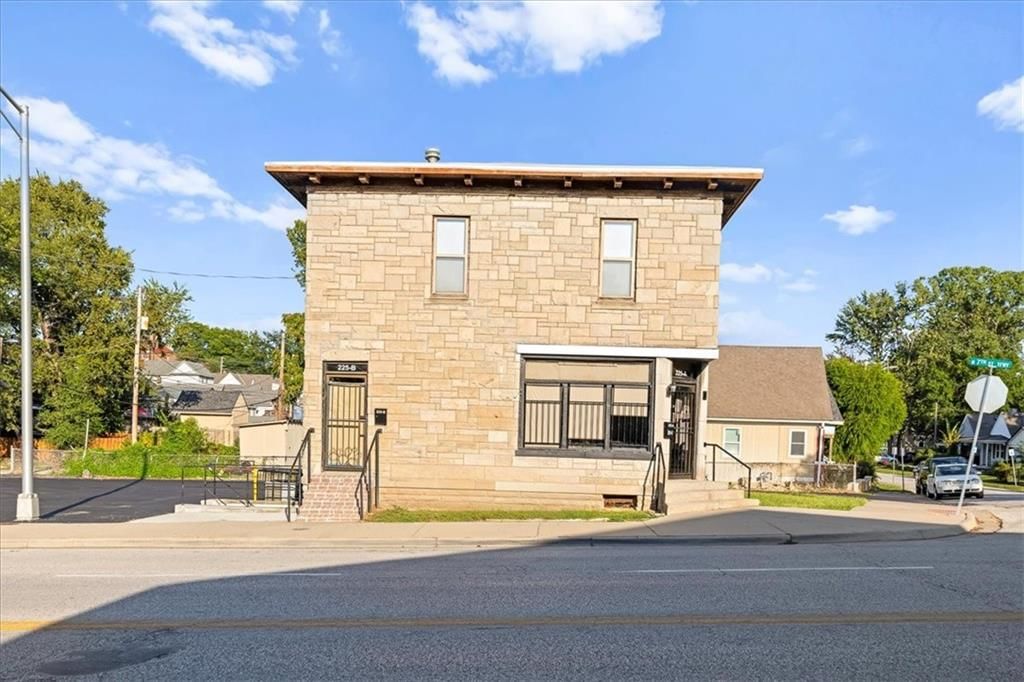225 N 7th Street — photo 2