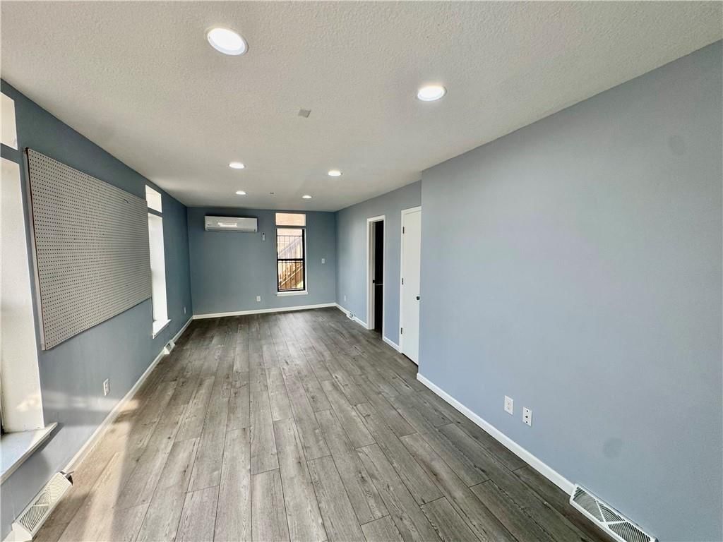225 N 7th Street — photo 13