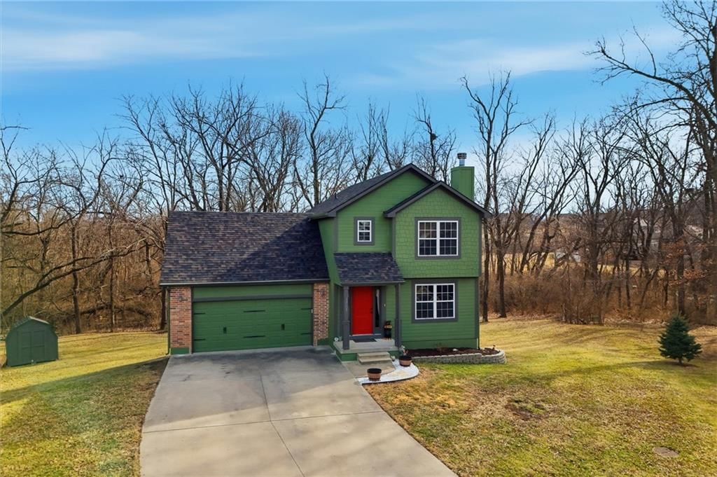 1701 NW HELEN Court, Grain Valley, MO