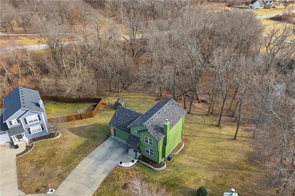 1701 NW HELEN Court — photo 2