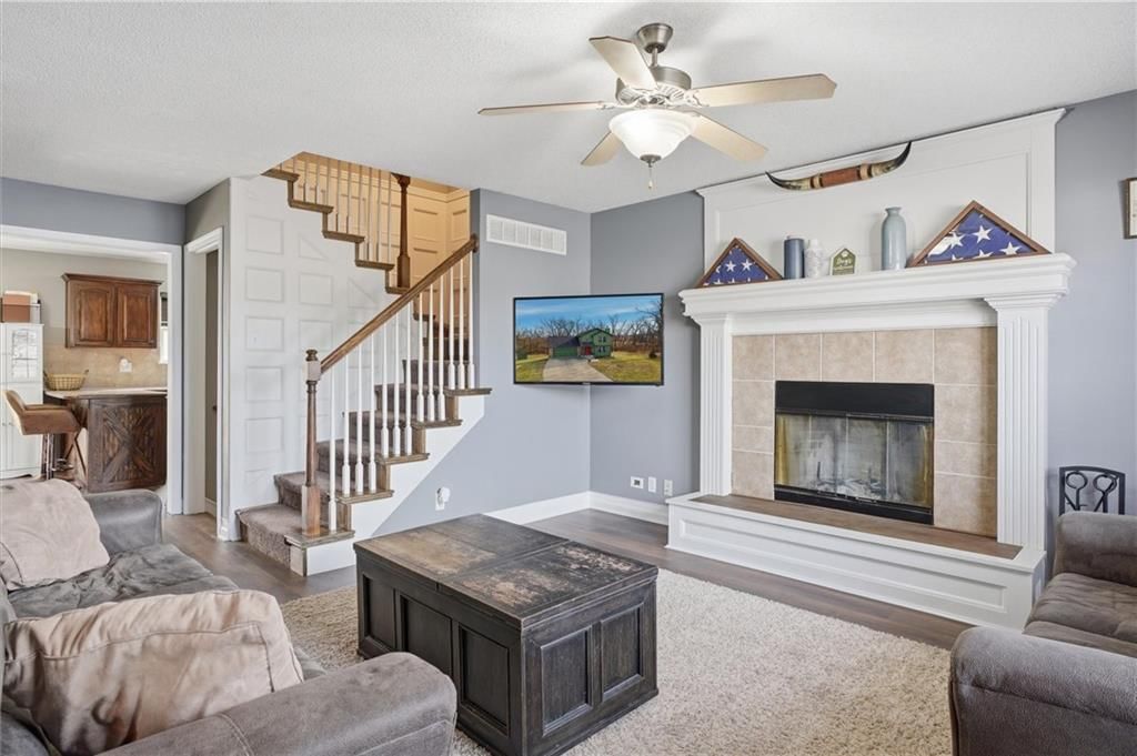 1701 NW HELEN Court — photo 3