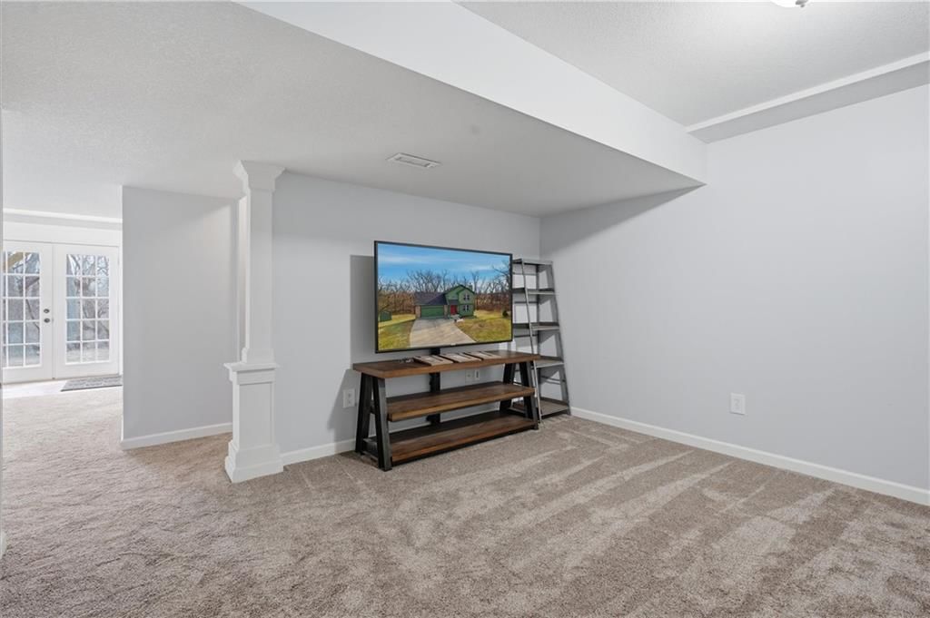 1701 NW HELEN Court — photo 27