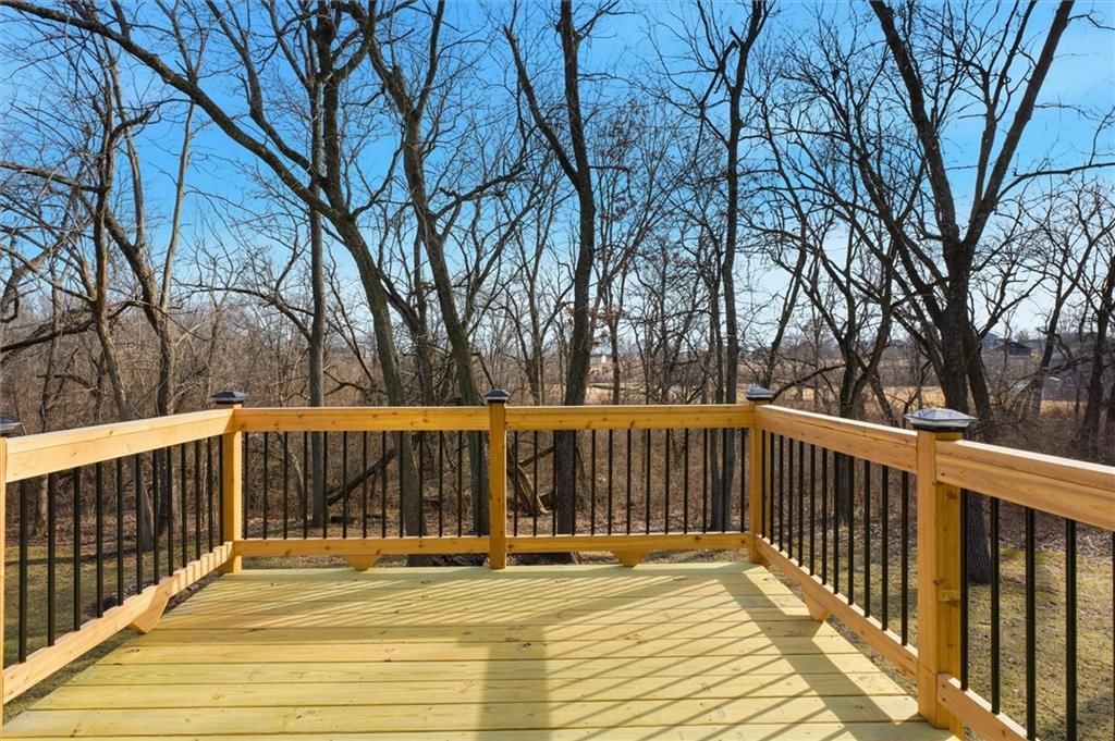 1701 NW HELEN Court — photo 29