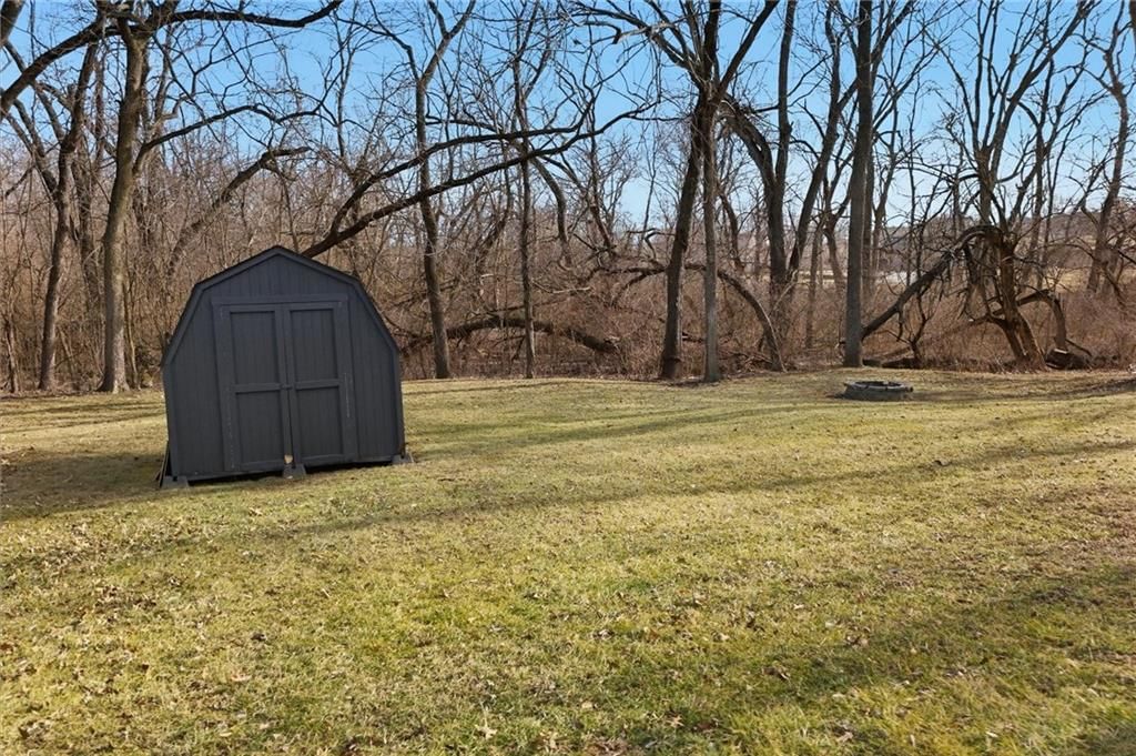 1701 NW HELEN Court — photo 32