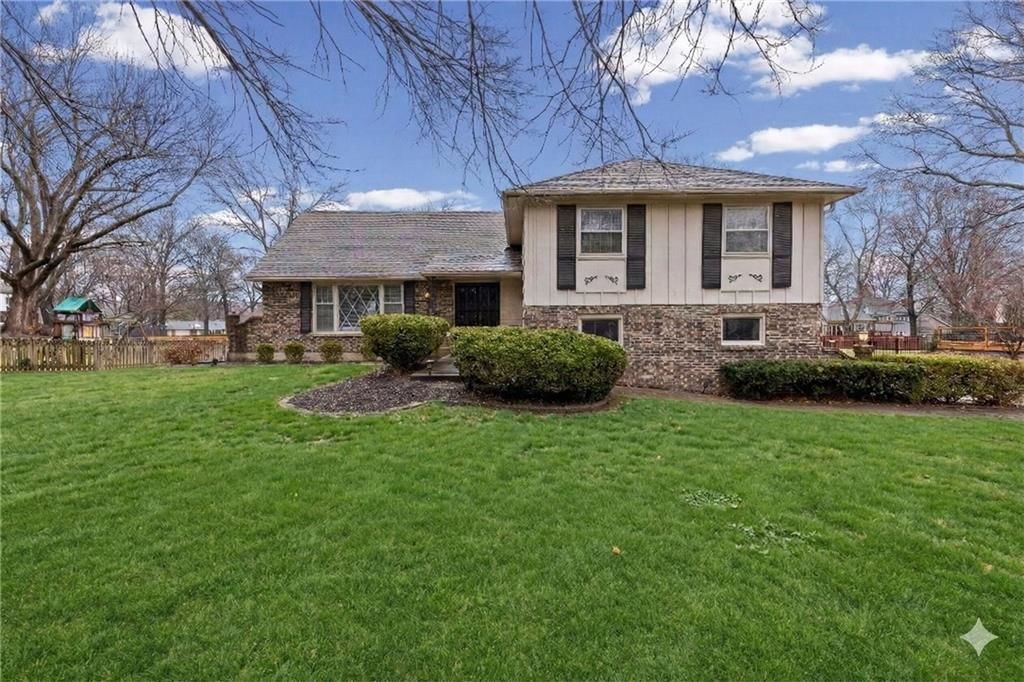 10505 Belinder Road, Leawood, KS