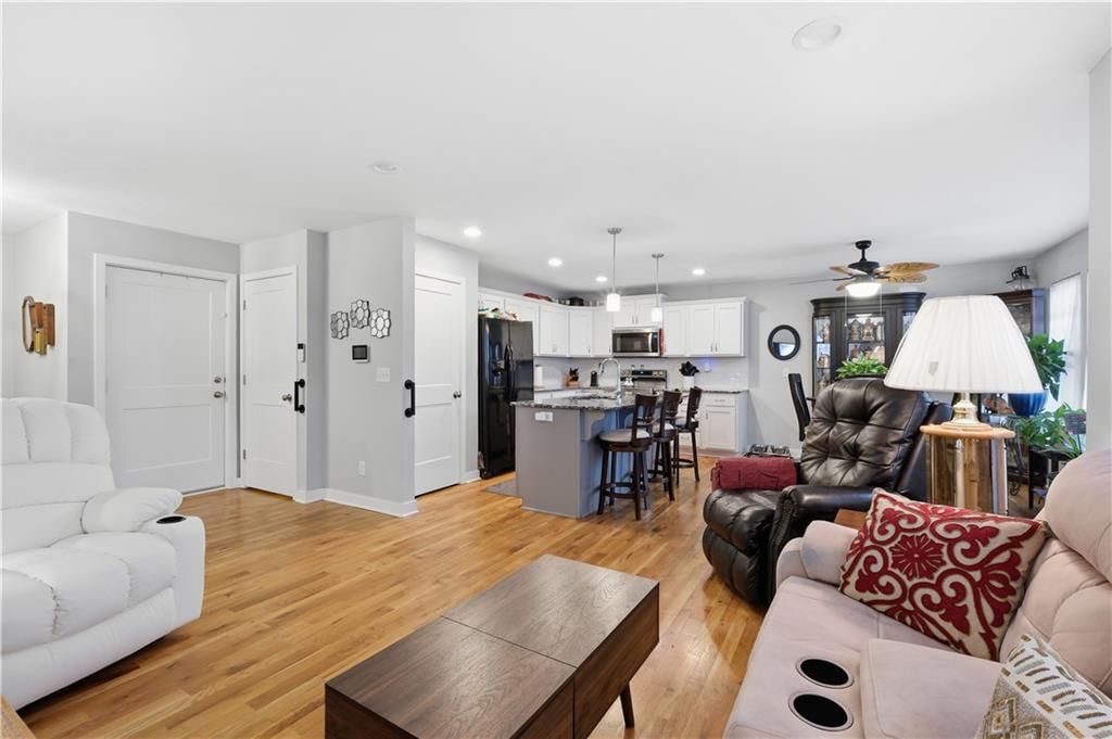 414 W 179th Terrace — photo 8