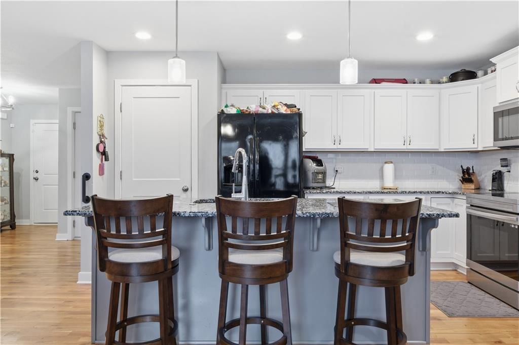 414 W 179th Terrace — photo 9
