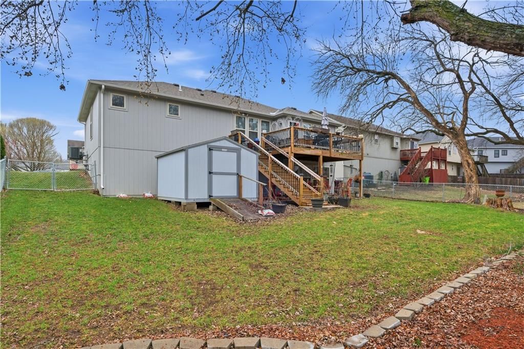 414 W 179th Terrace — photo 31